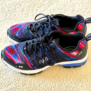 Feisty, fit-loving RYKA Vivid cross trainers, GENTLY worn 🖤✨🔥👟